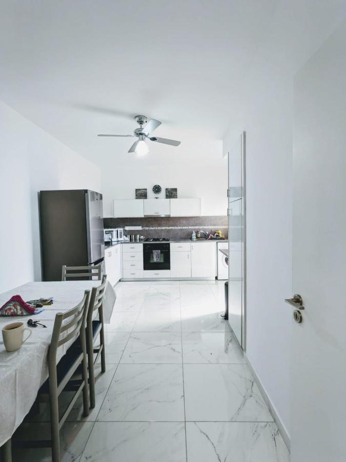Diana Apartment Limisso Esterno foto